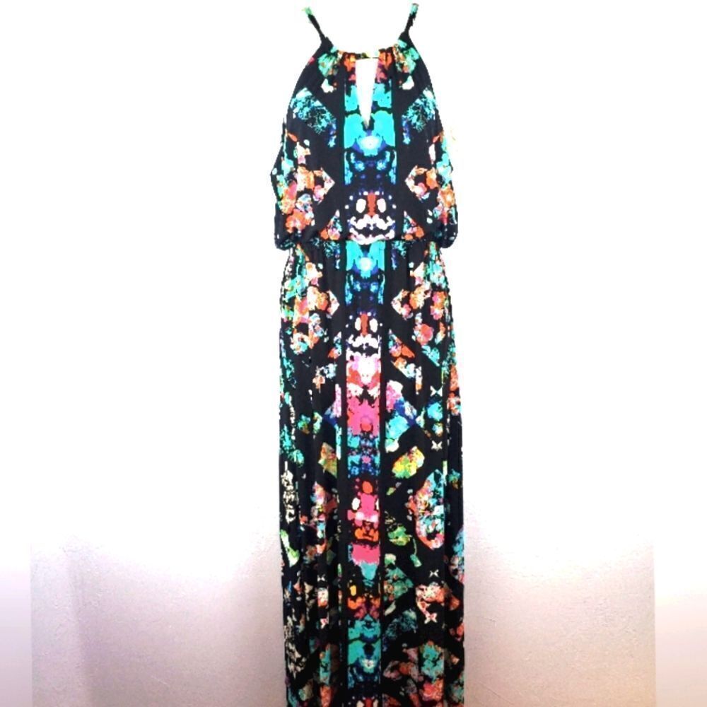 NICOLE Maxi Dress - Picture 4 of 7